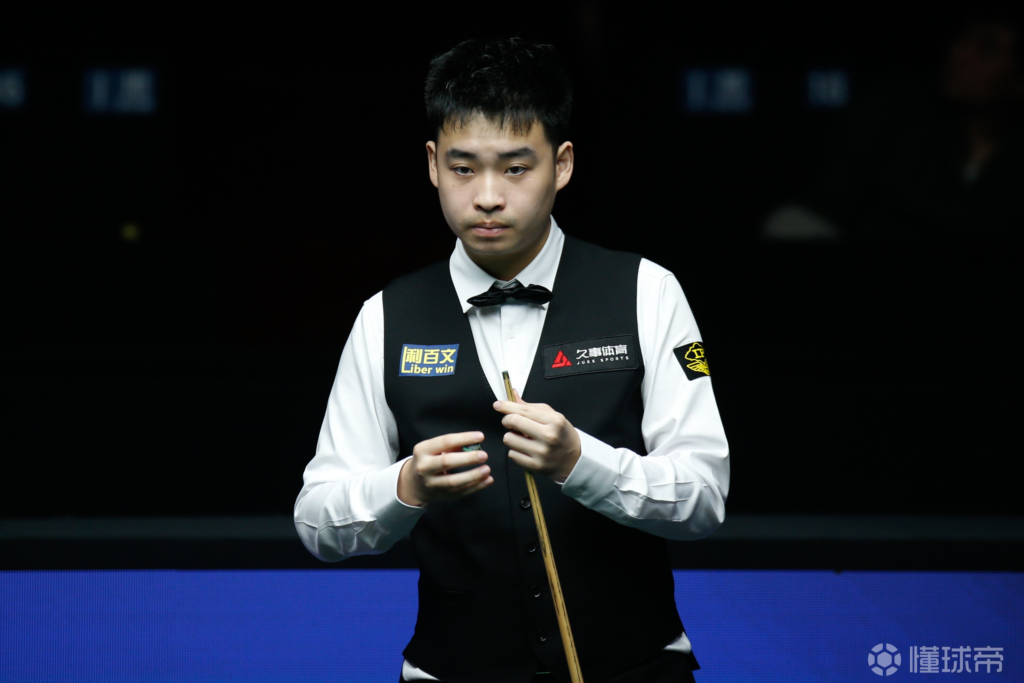 拥抱每一位 拥抱每一位